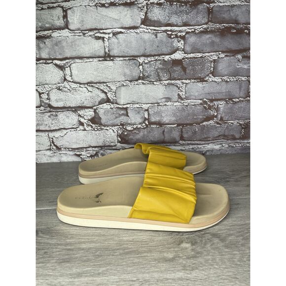 Olukai Pihapiha Gold Leather Beach Slides Casual Sandals Women Sz 40EU/10M US - Picture 4 of 16